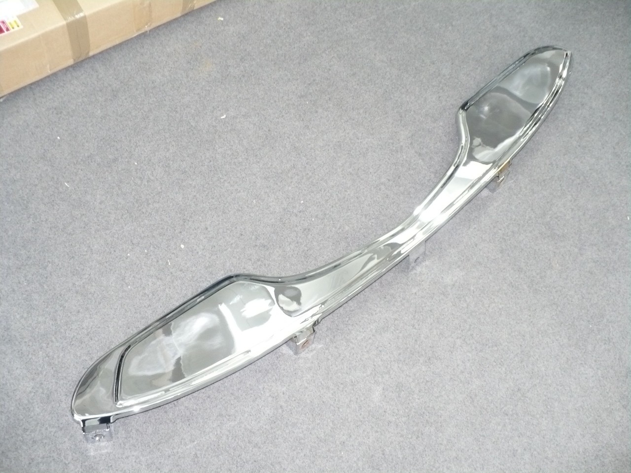 Chevy Pickup 1947-1953 Bumper Filler (Chrome)