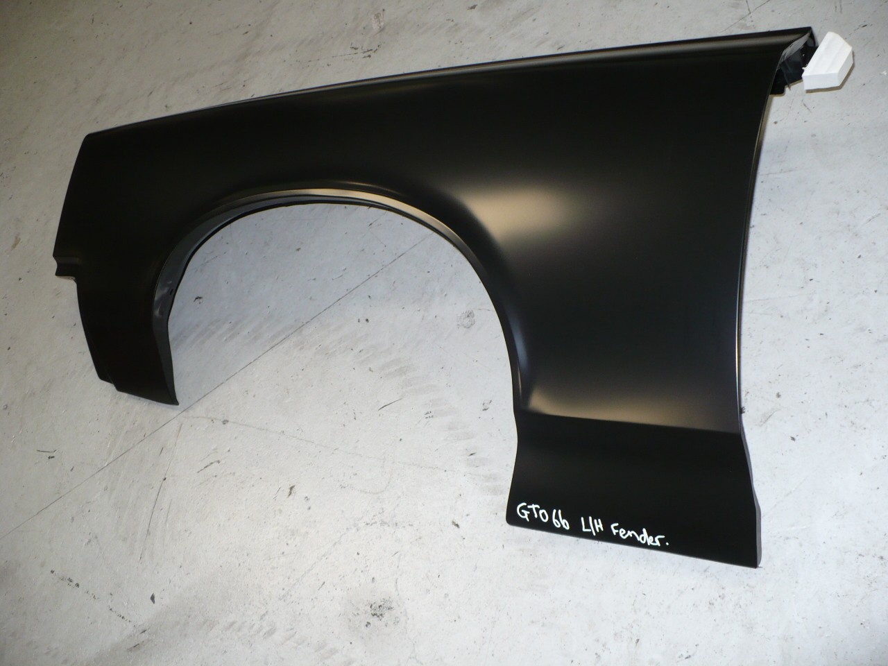 Pontiac GTO 1966 Left Hand Fender / Guard