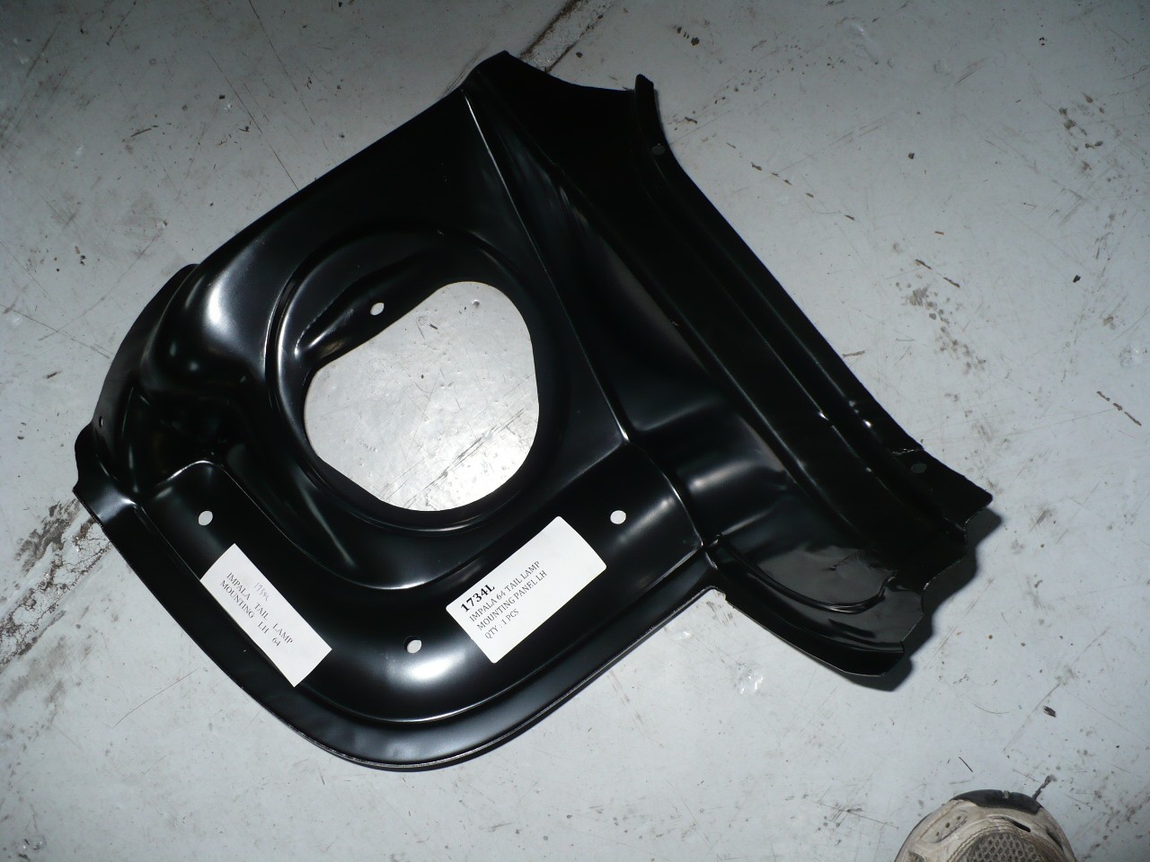 Impala 1964 Tail Lamp Mounting Panel