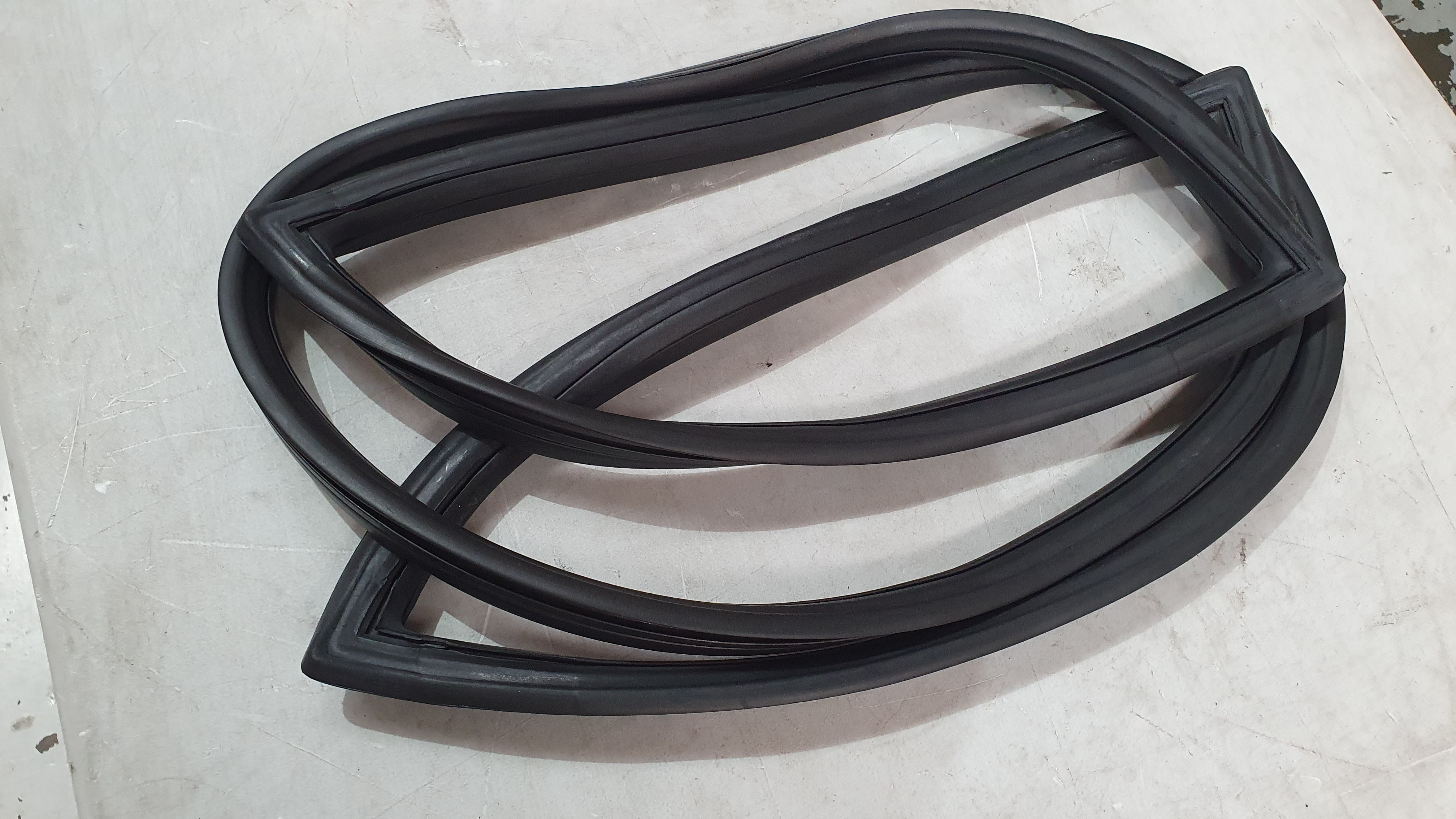 Datsun 1200 Coupe Front Windscreen Rubber / Seal