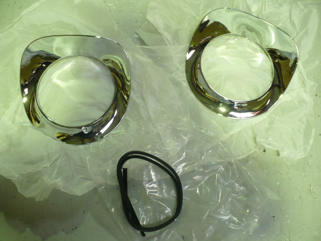 Chevy Pickup 55-57 Head Lamp Bezel and Rubber Seal (Pair)