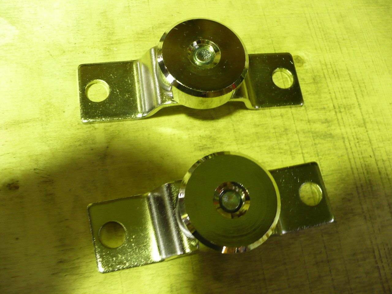Chevy Pickup 1958-1966 Tailgate Trunnions with Bracket