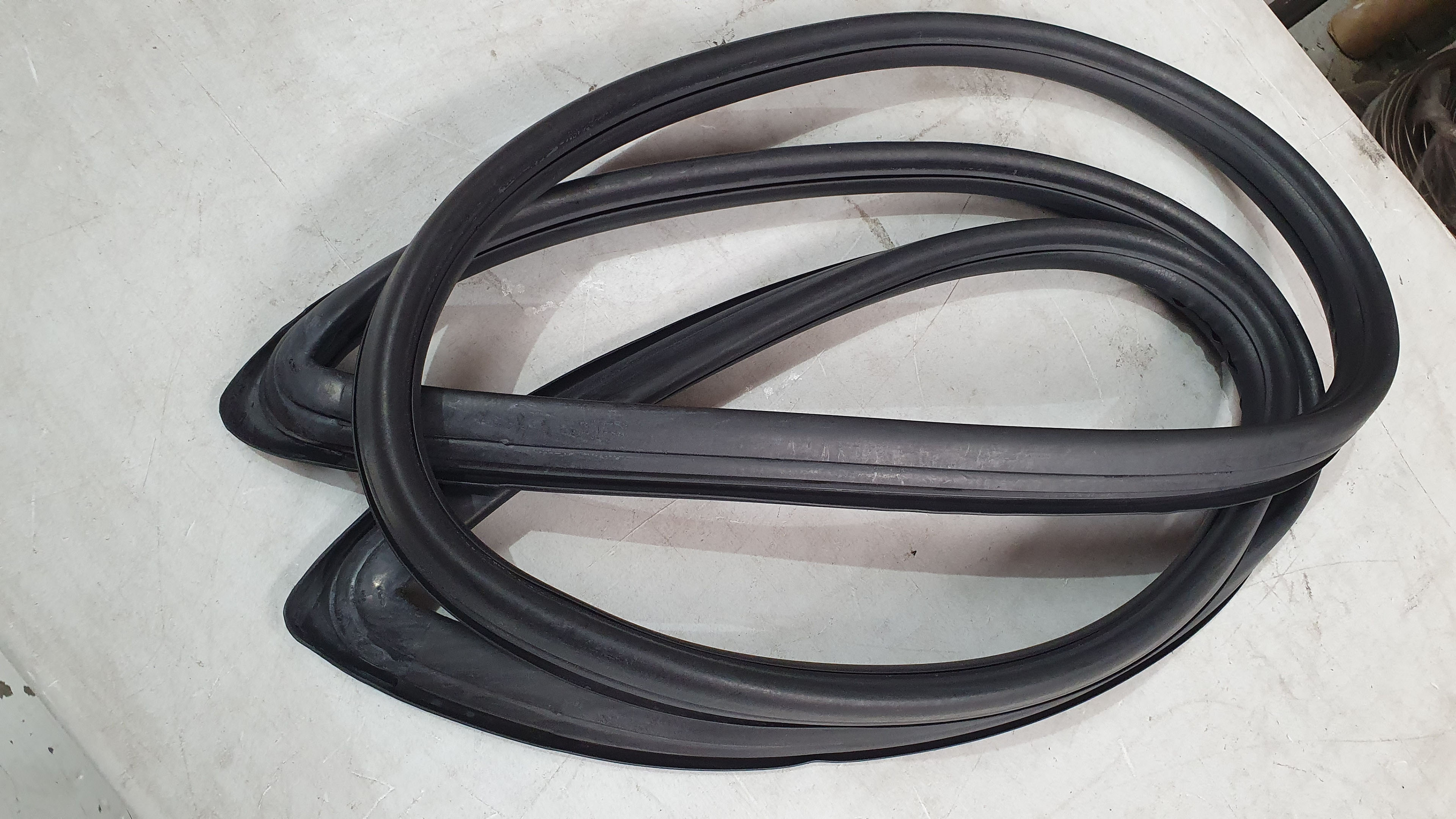 Datsun Cedric 240c 260c Rear Windscreen Rubber / Seal