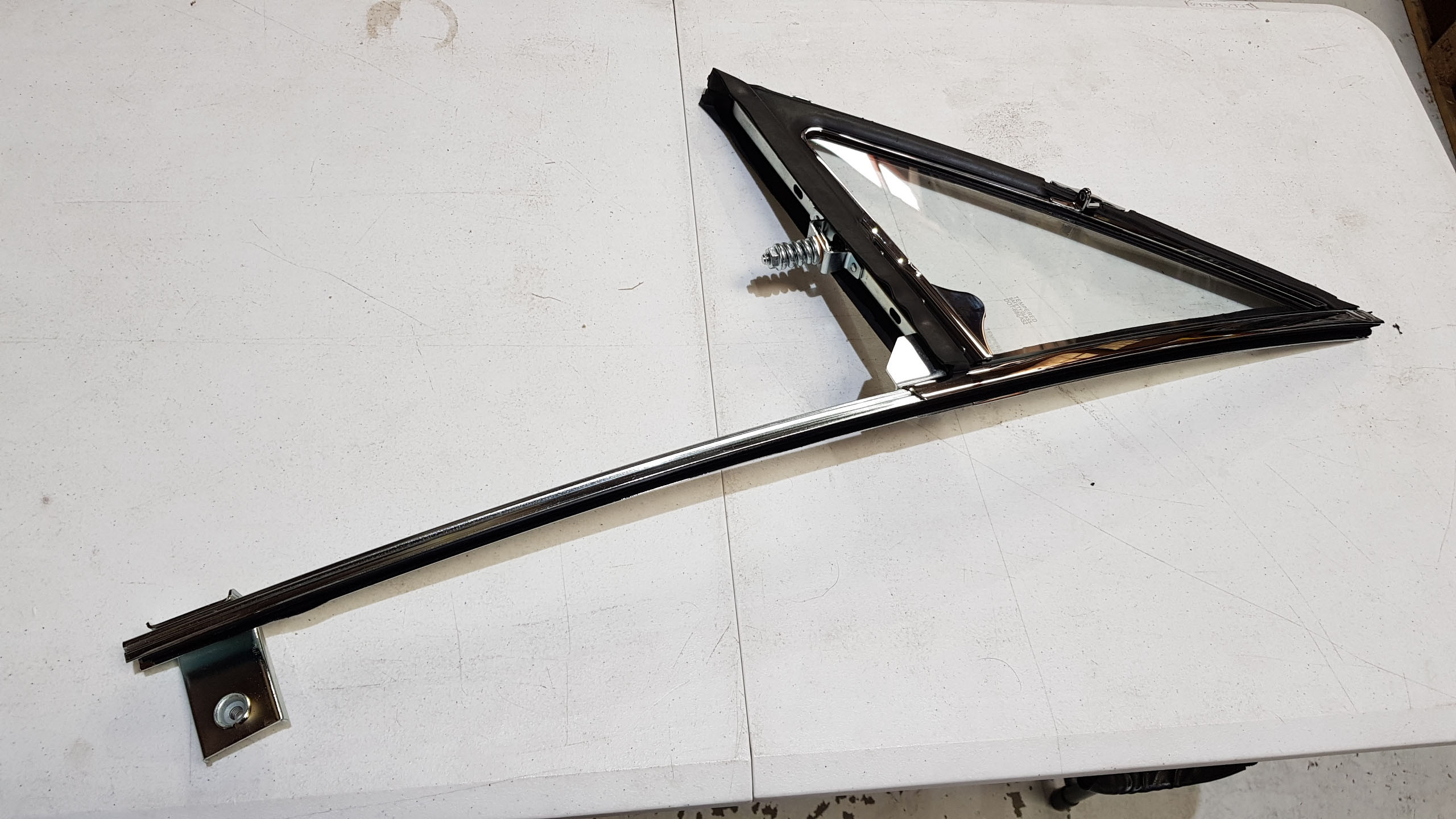 Ford Falcon XY Left Hand 1/4 Quarter Vent Window Assembly