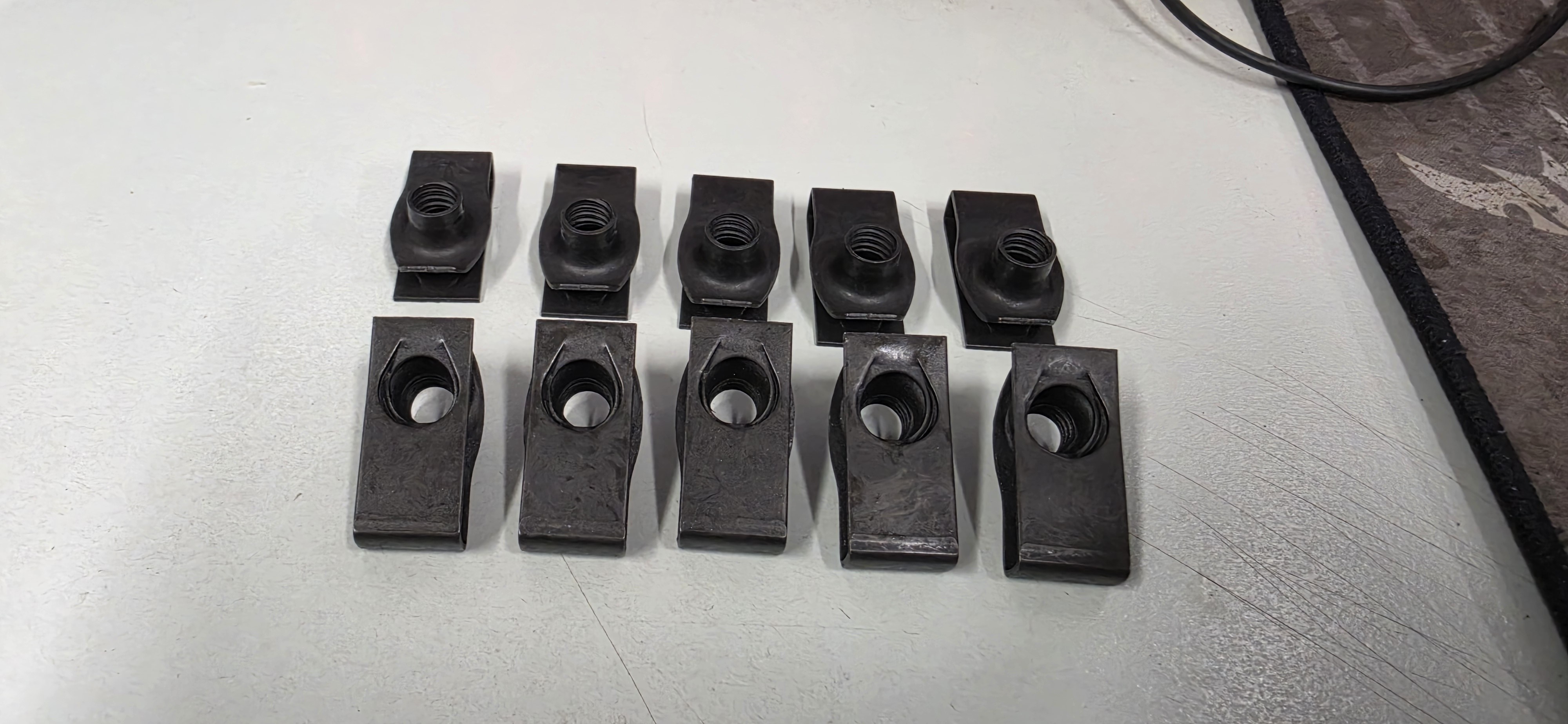 Ford Falcon XR-XY Long Fender / Guard Clips (10pc)