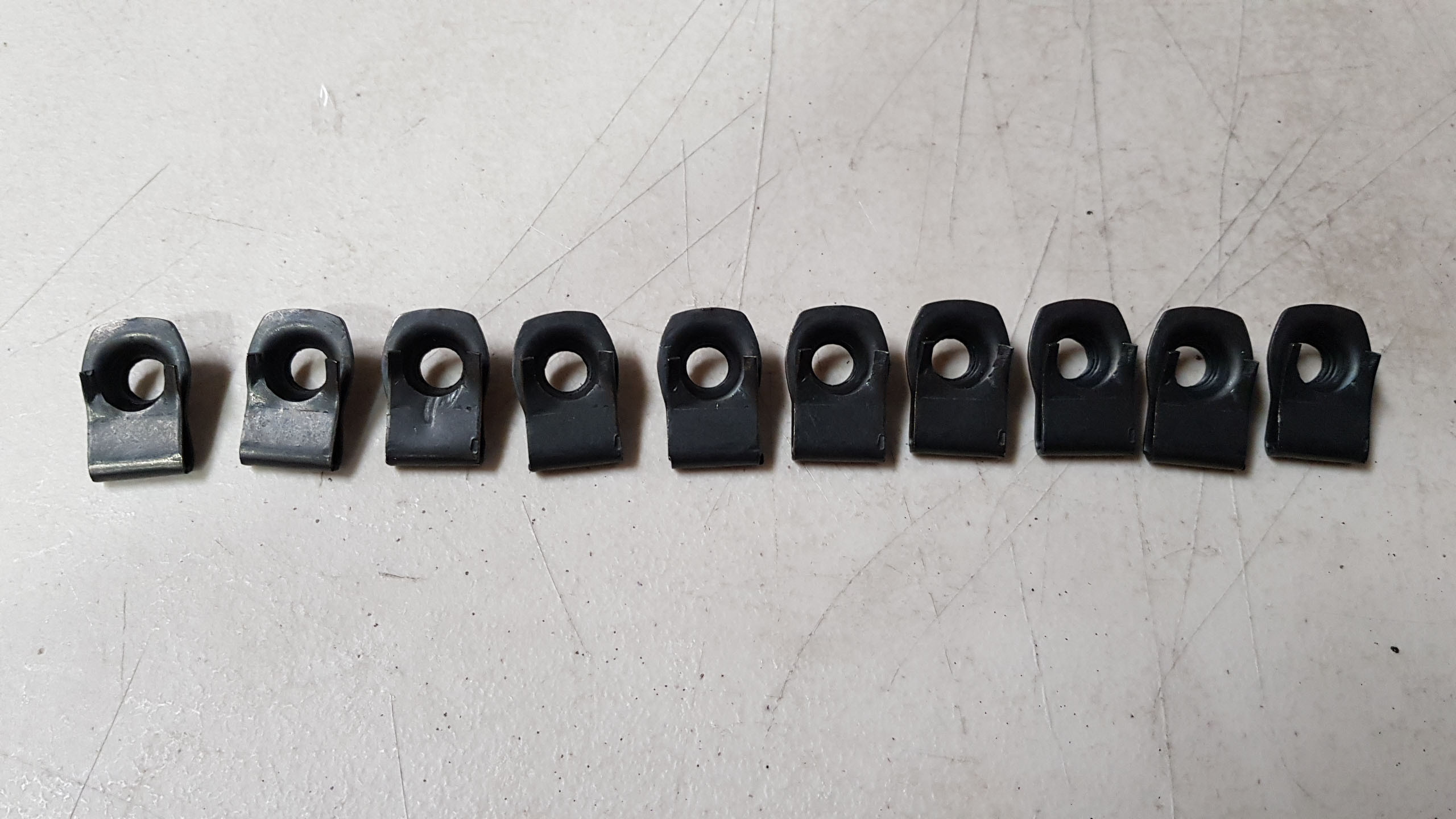 Ford Falcon XR-XY Short Fender / Guard Clips (10pc)