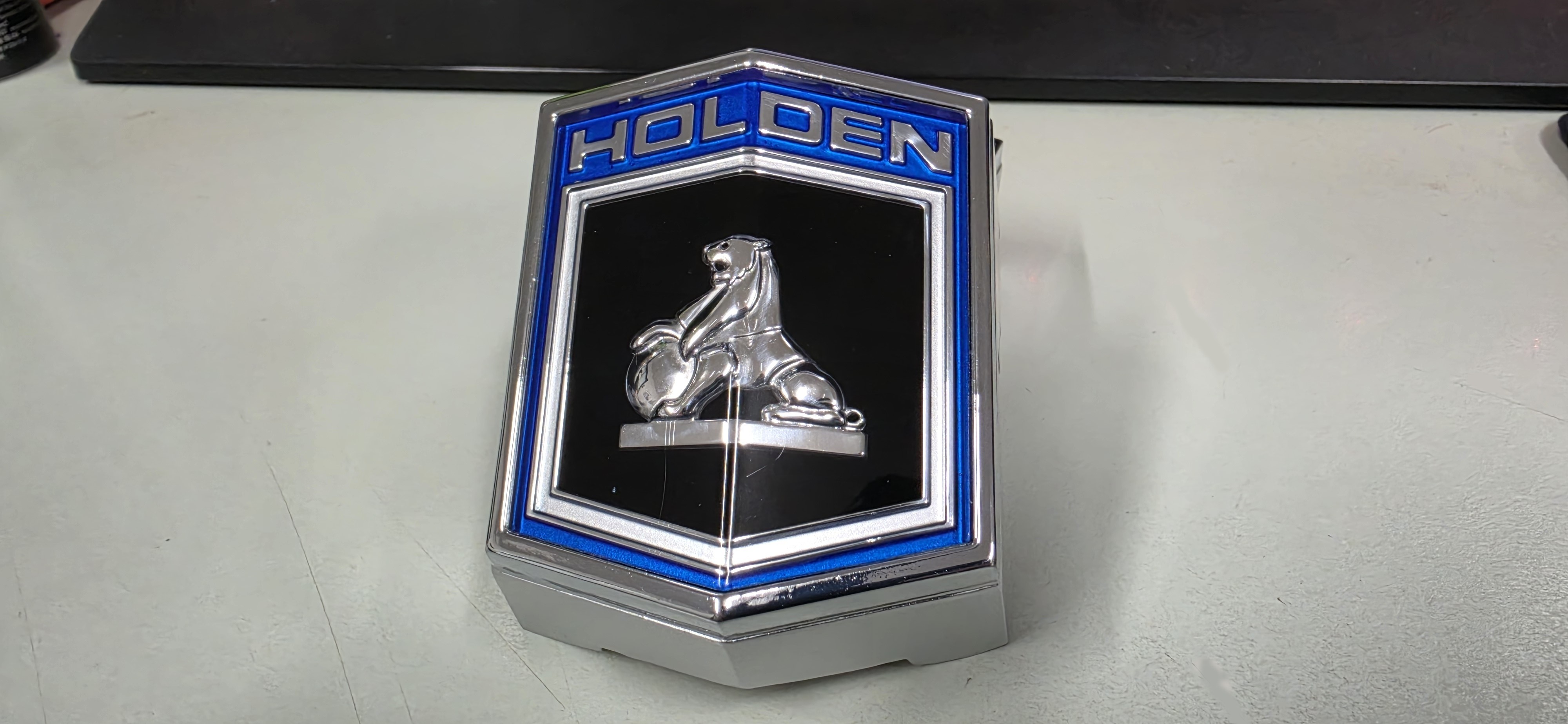 Holden HQ Kingswood / Premier Grille Badge