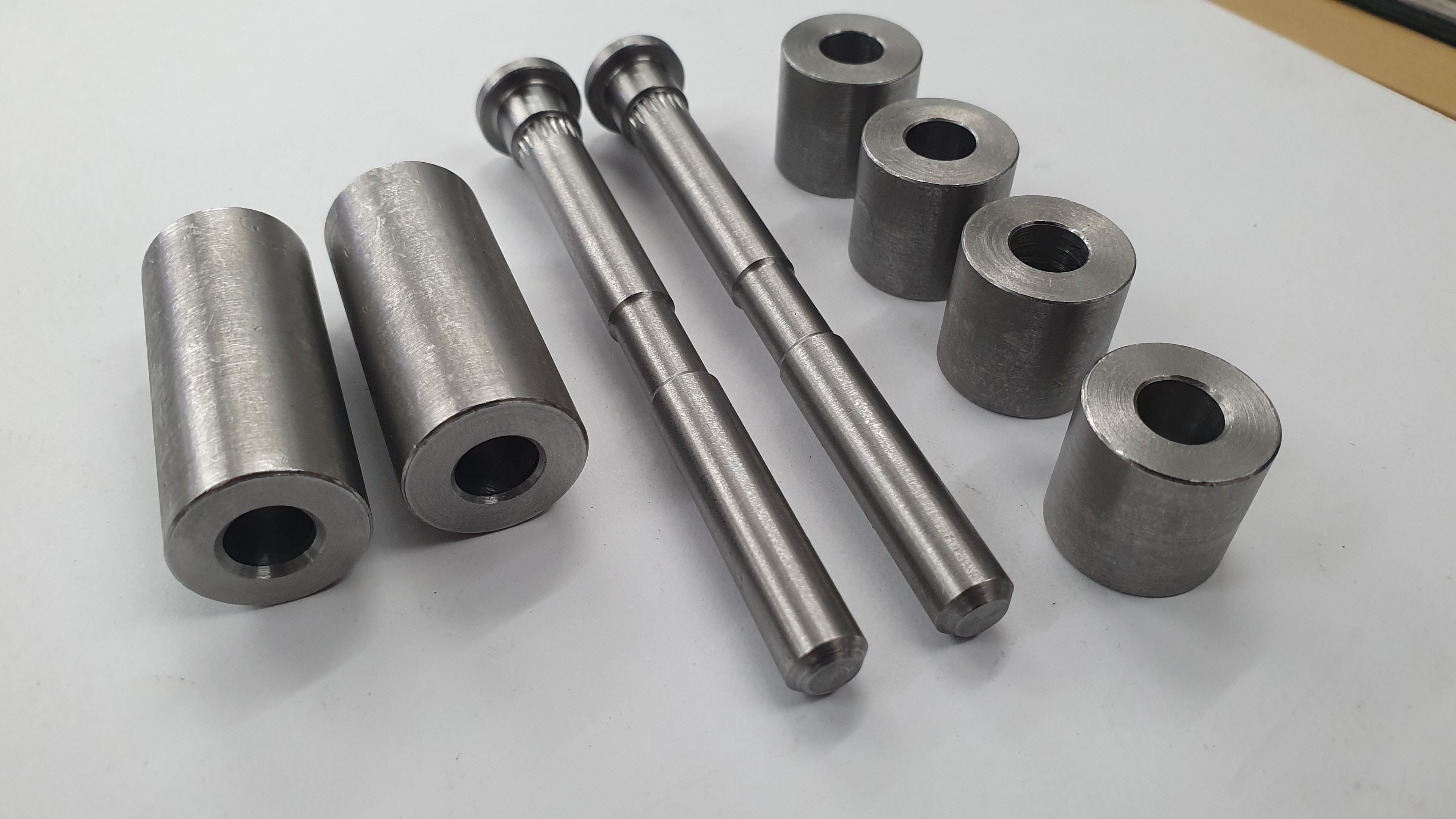 Holden Torana LC-LJ Door pin set (Per Door)