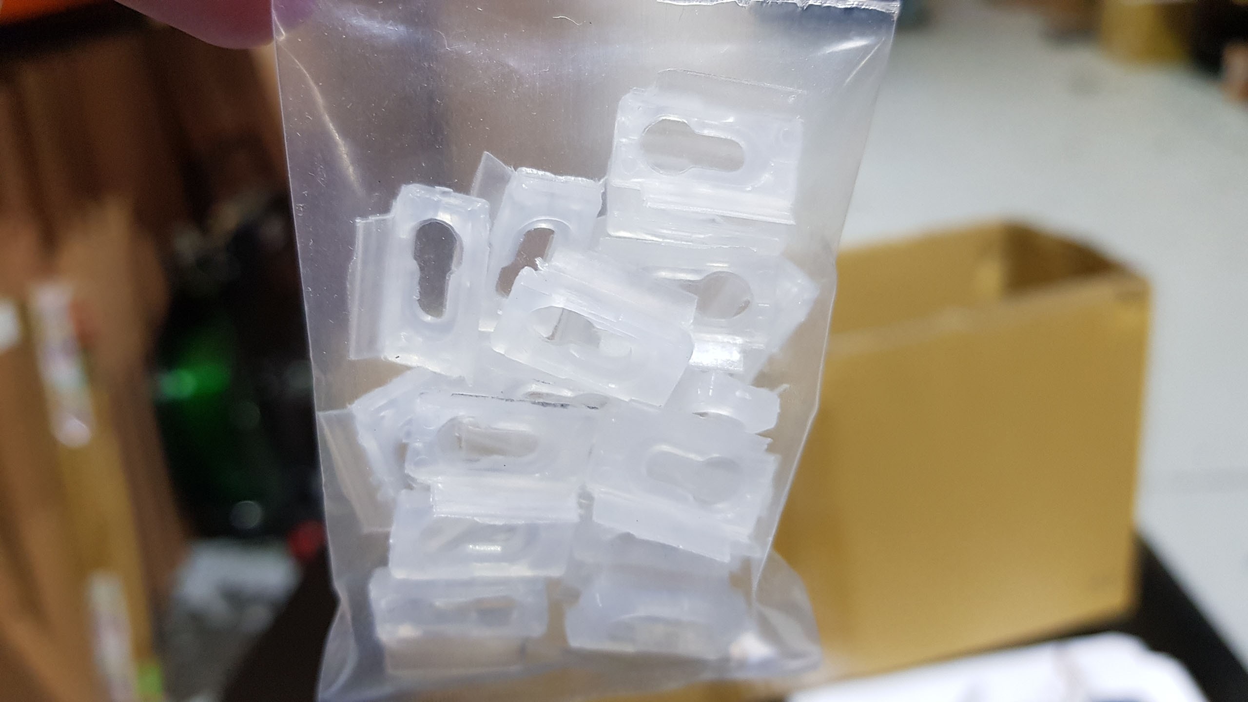 Holden HK-HQ Body Moulding Clip - Rivet Type 22 Pack