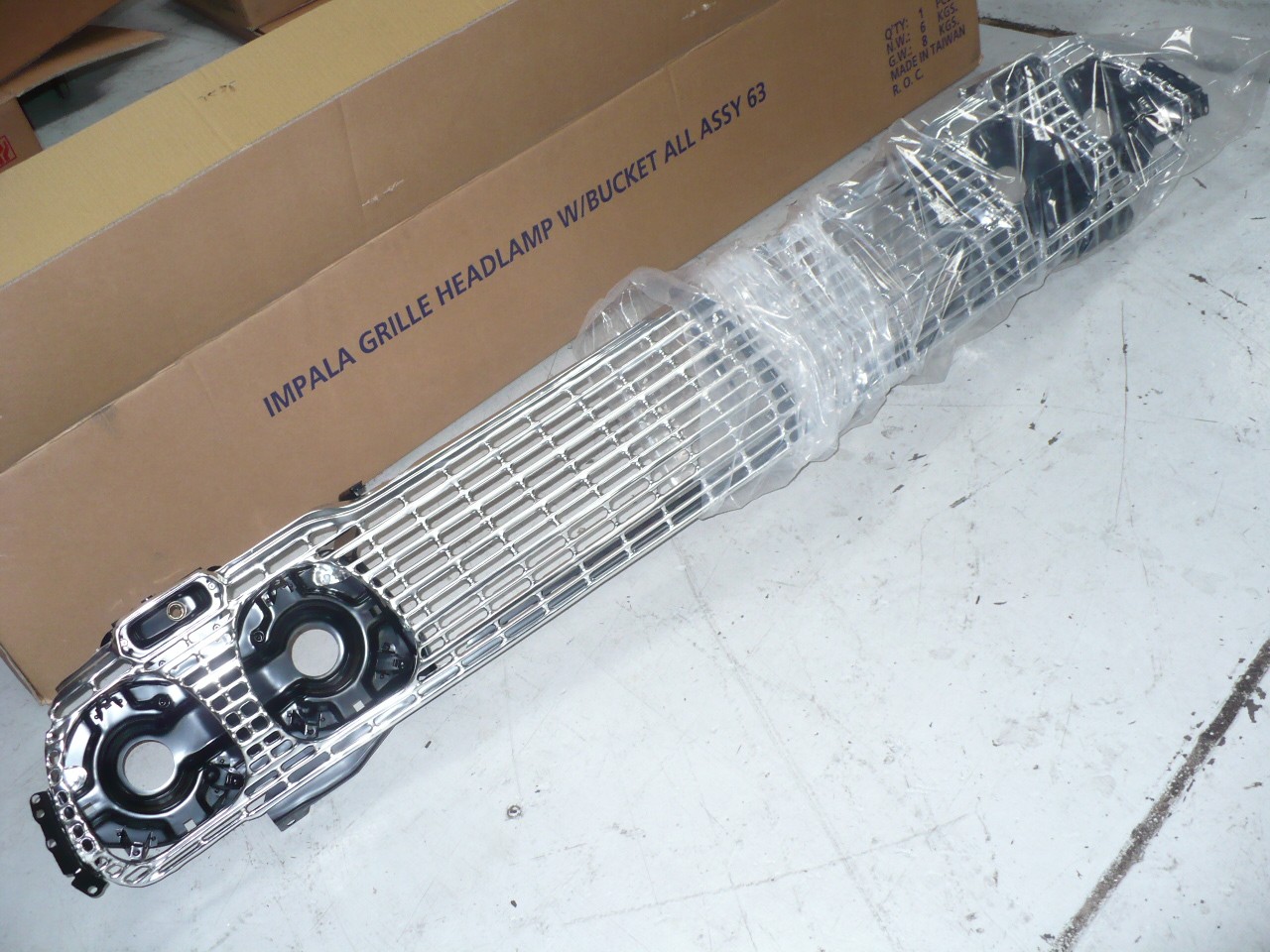 Impala 1963 Grille Assembly with Headlamp Buckets