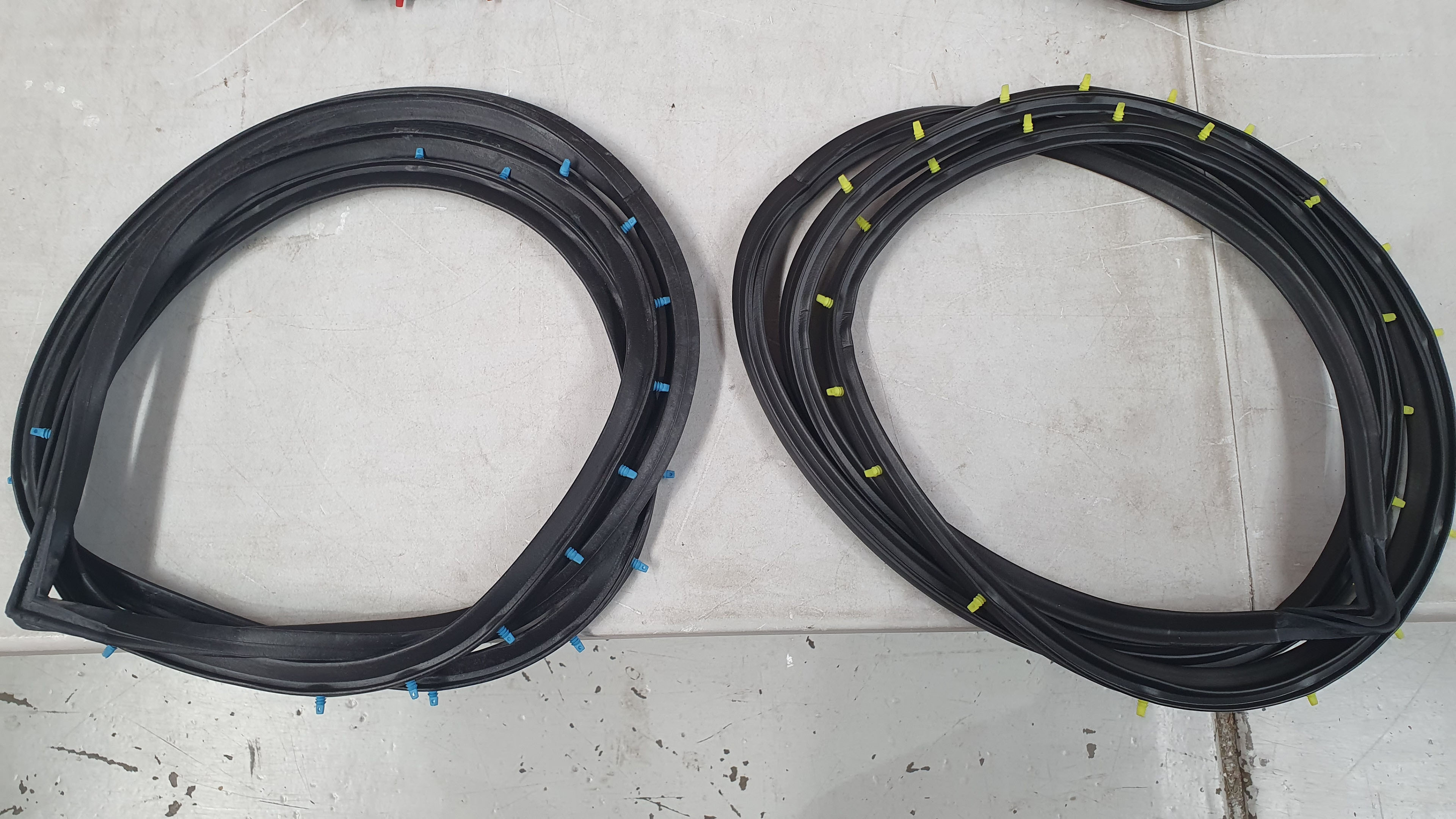 Mazda RX2 Sedan Capella Rear Door Rubber / Seal Set