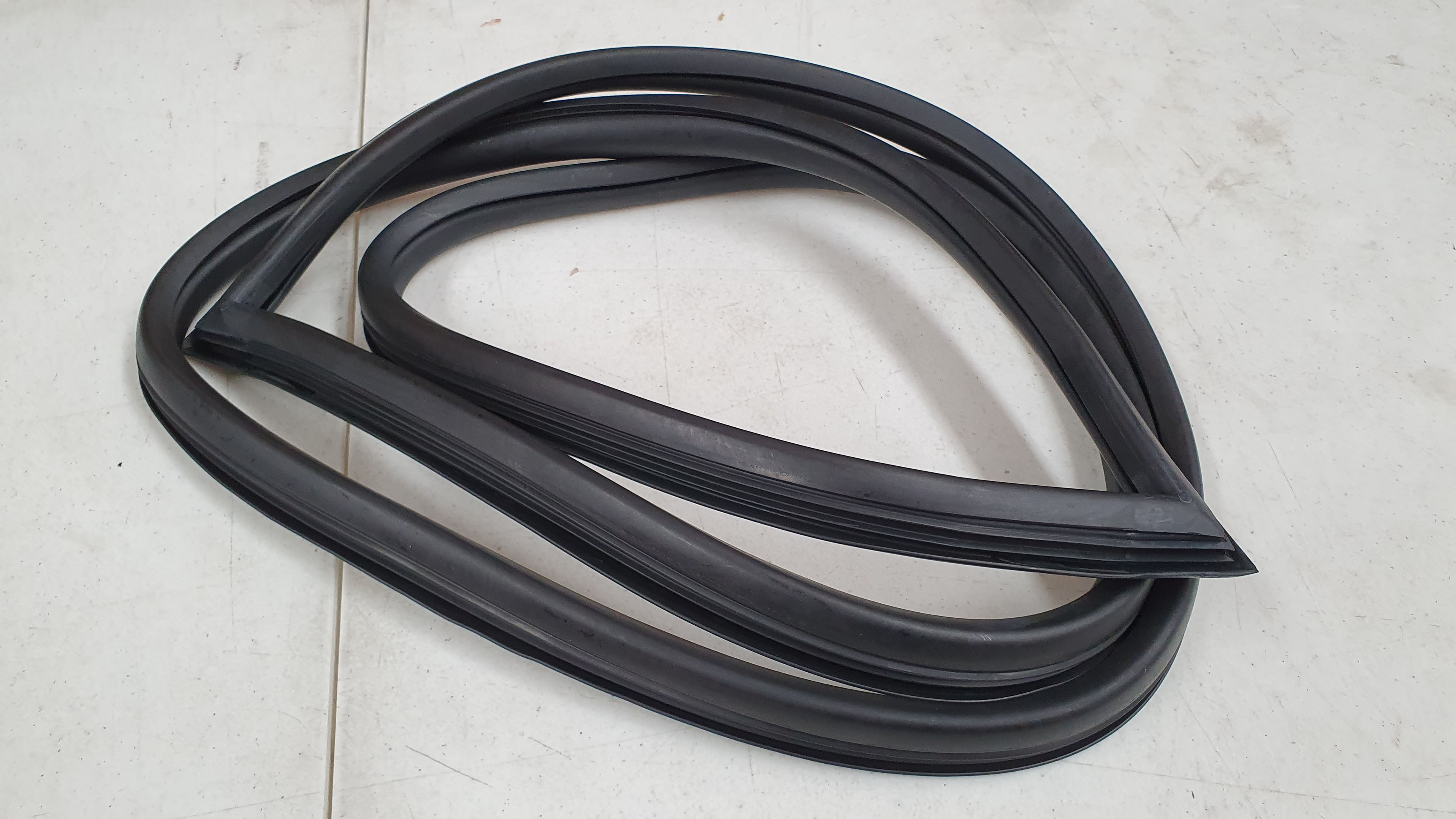 Ford Falcon XR-XY Ute Rear Windscreen Rubber / Seal