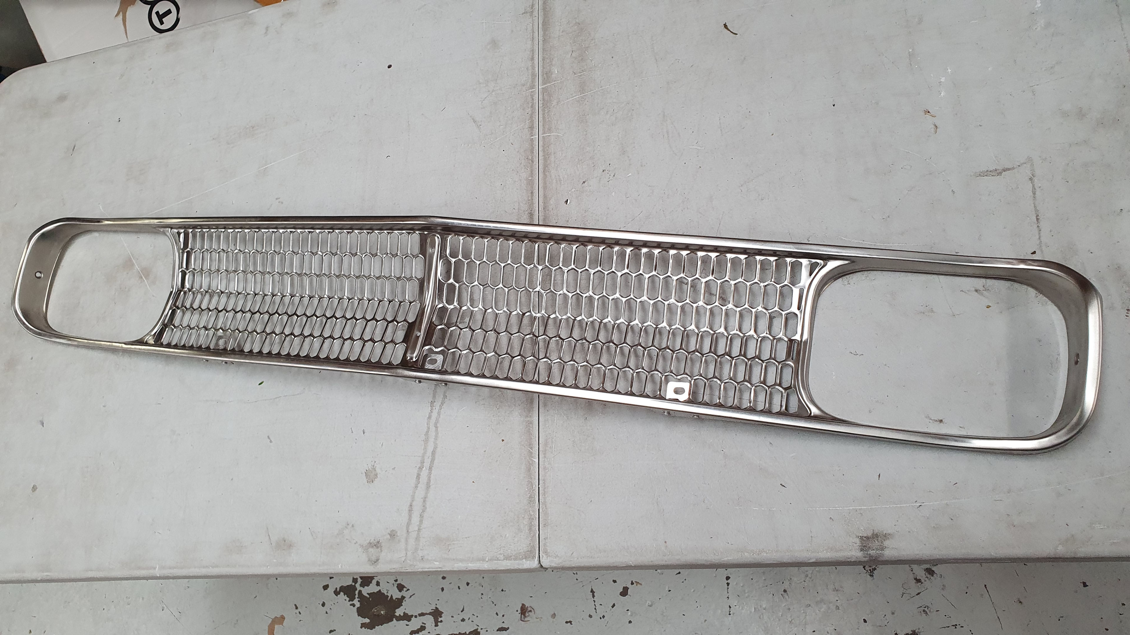 Mazda R100 M10A Grille