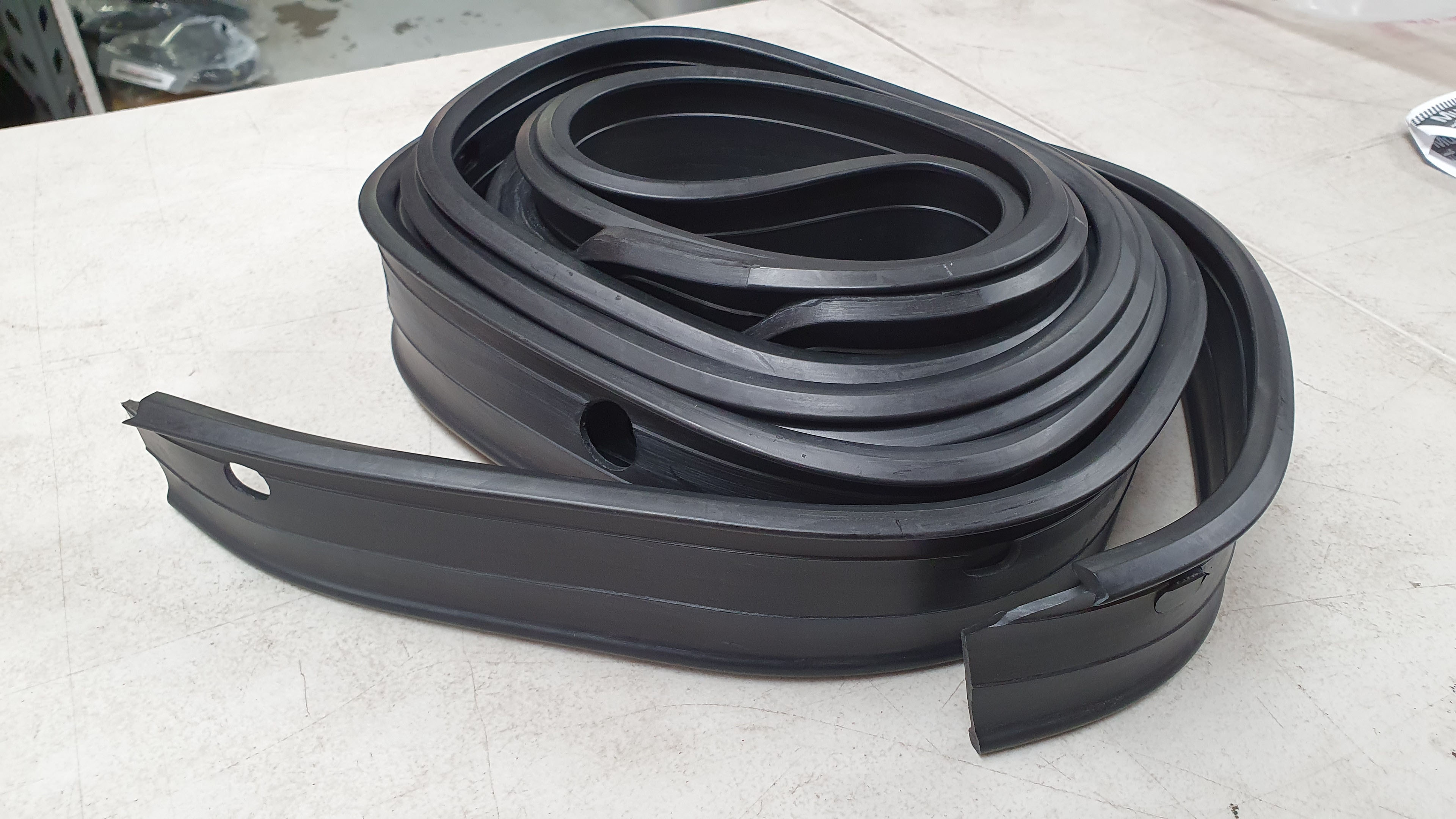 Rear Roof To Cab Rubber / Seal To Suit Toyota Landcruiser BJ40-BJ47