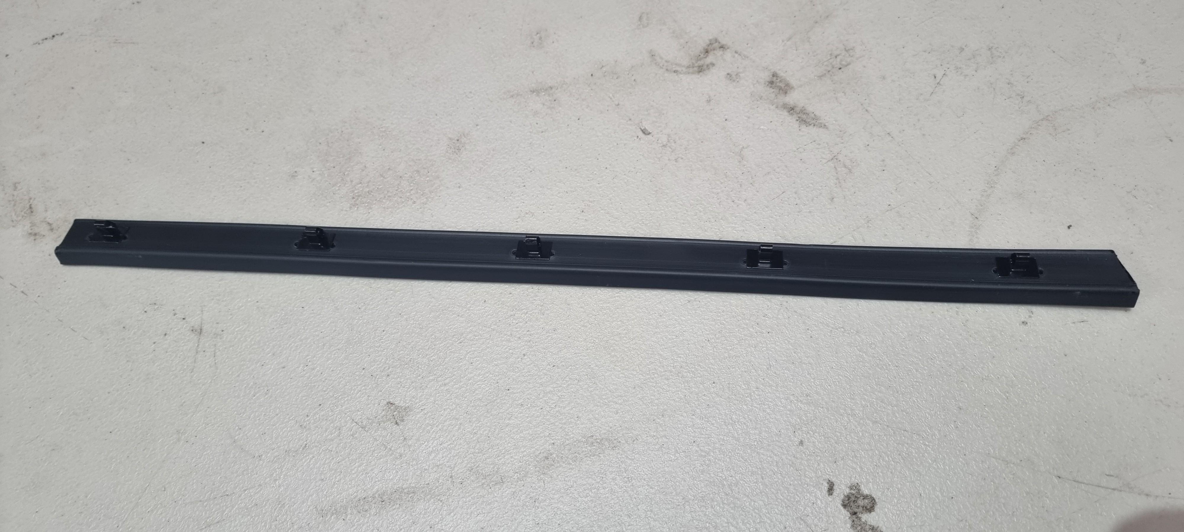 Holden HD-HR Front Right Outer / Front Left Inner Door Belt