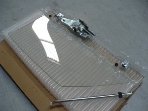 Chevelle 1970-1972 Right Hand Door Window Glass Complete