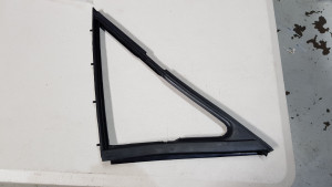 Ford Falcon XR-XY Right Hand Front Quarter Vent Rubber / Seal