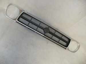 Datsun 1200 Sedan / Ute Grille